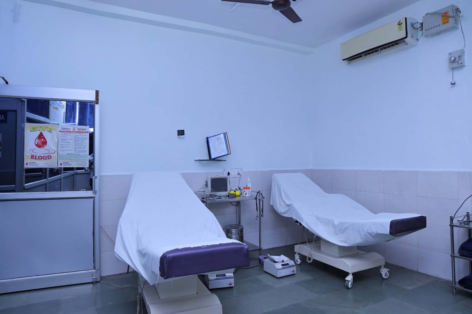 Clean and comfortable patient room.